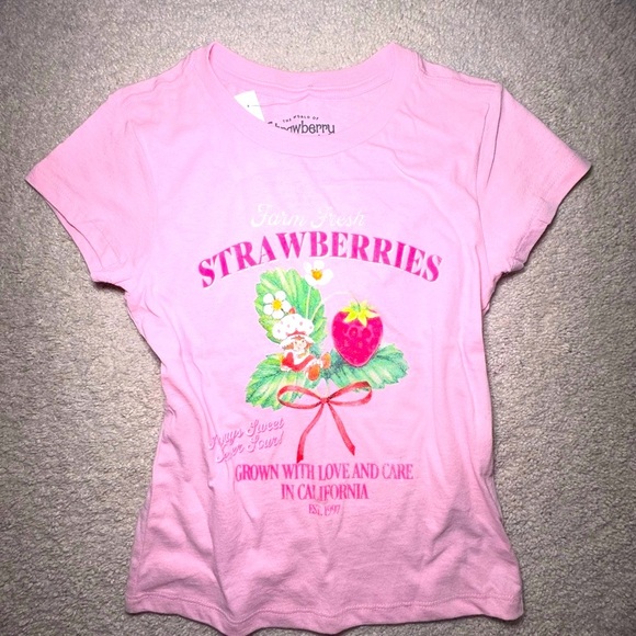 Pink Strawberry Shortcake Graphic Tee - Picture 1 of 3